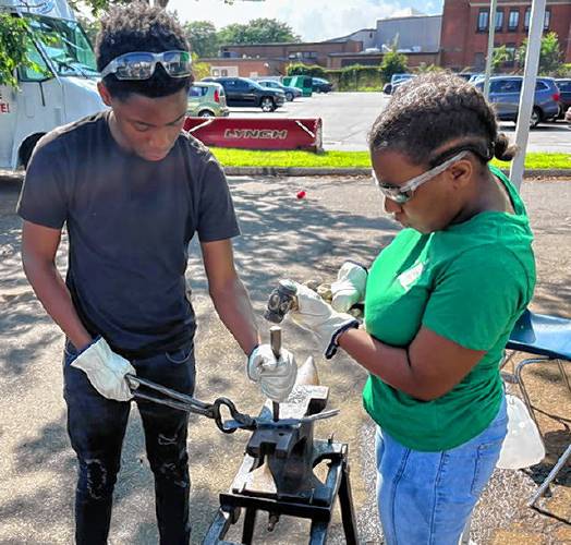 Swords to Plowshares Northeast members will be on the New Salem Common from 11 a.m. to 1 p.m. on Saturday to show people how to forge gun parts into gardening tools and jewelry.